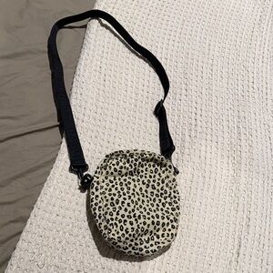 BAGGU Wild Pattern Crossbody Bag